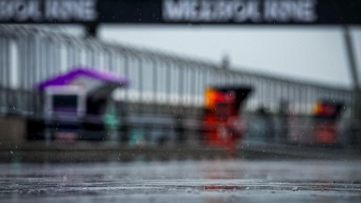 Phillip Island in fog, official MotoGP photo