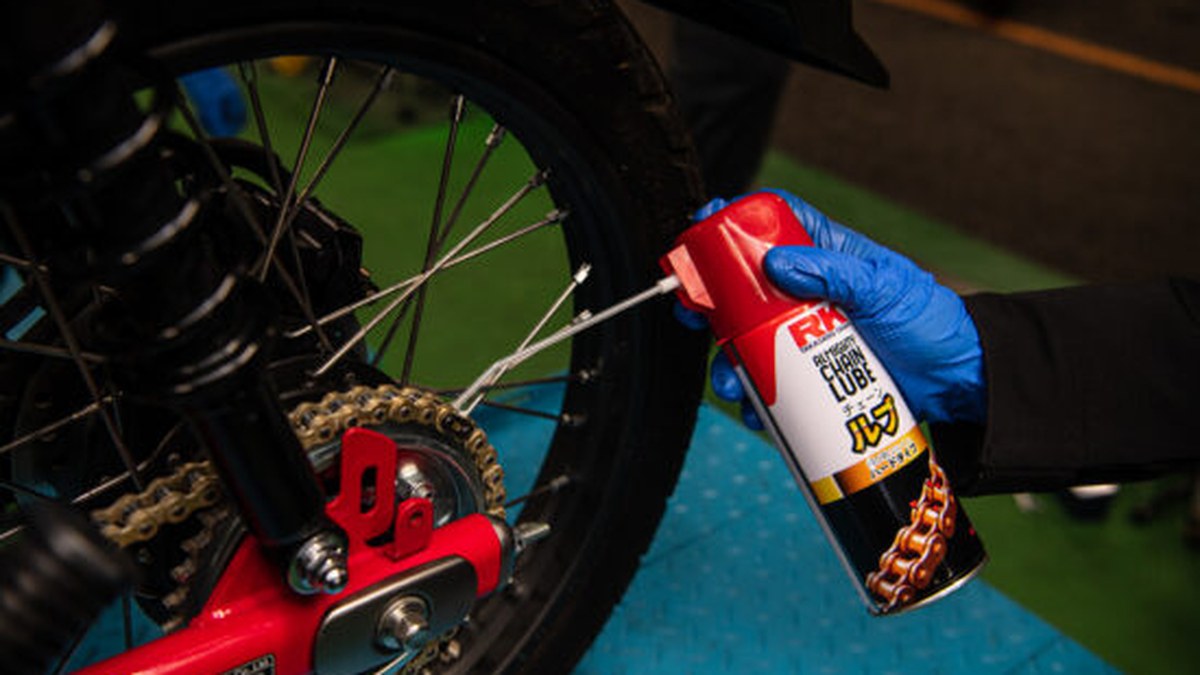 Motorcycle chain maintenance guide