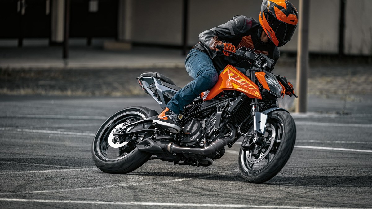 KTM 390 Duke official press photo