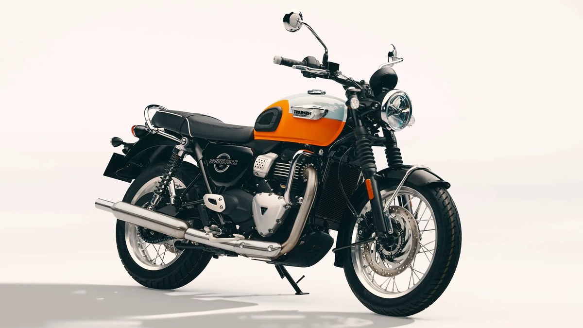 Triumph Bonneville T40 official press photo